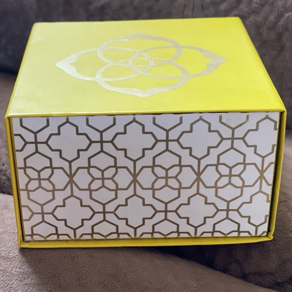 Kendra Scott Necklace Gift Box and Jewelry Bag Set - Picture 5 of 14